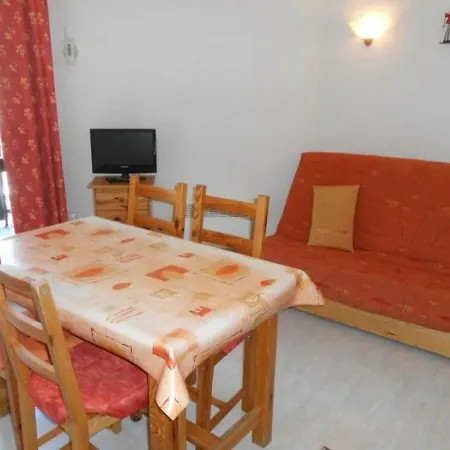 Studio Centre Station 3 *